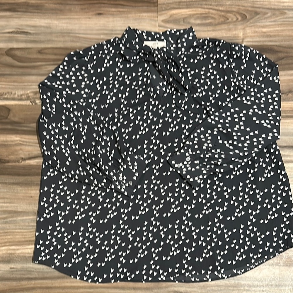 LOFT Plus Women’s Size 22 Keyhole Neck Tie Blouse Chicken Print Dark Grey White